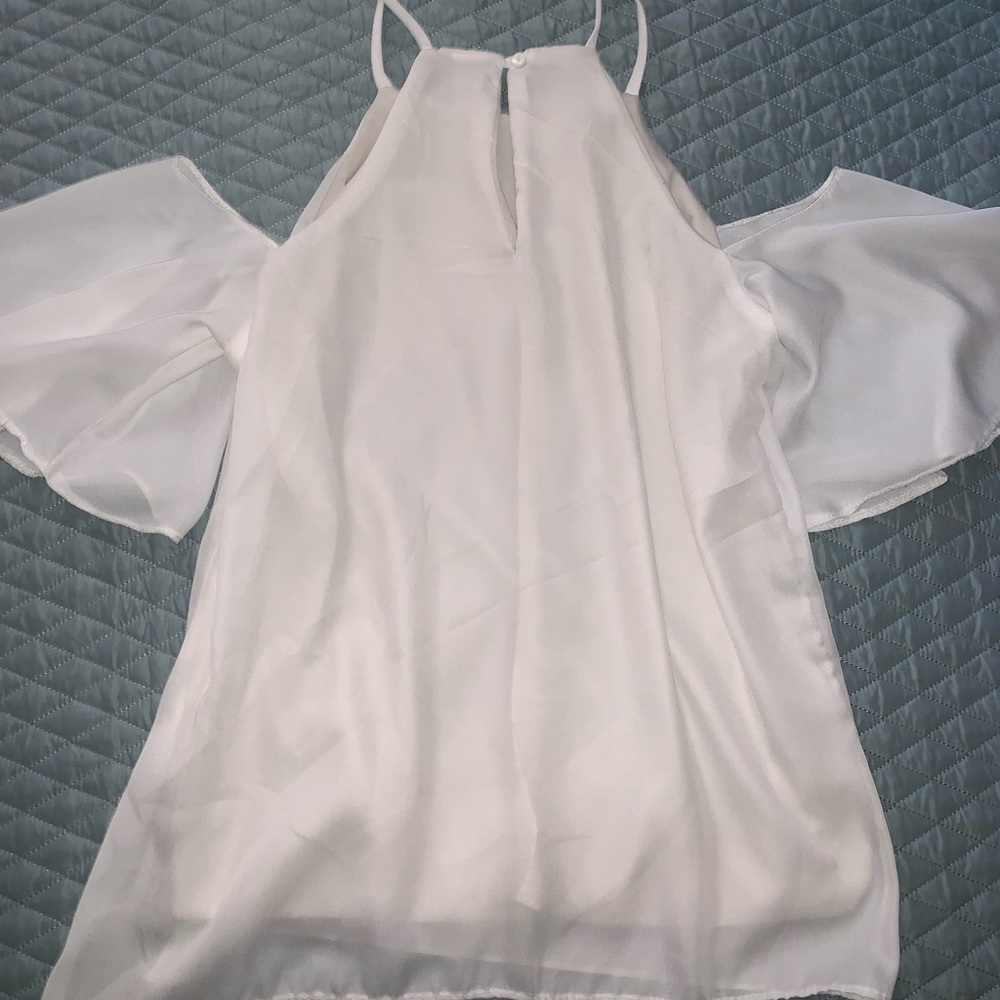 White top - Picture 2 of 3